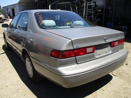 1998 TOYOTA CAMRY LE METALLIC GRAY 2.2L AT 4DR Z15968